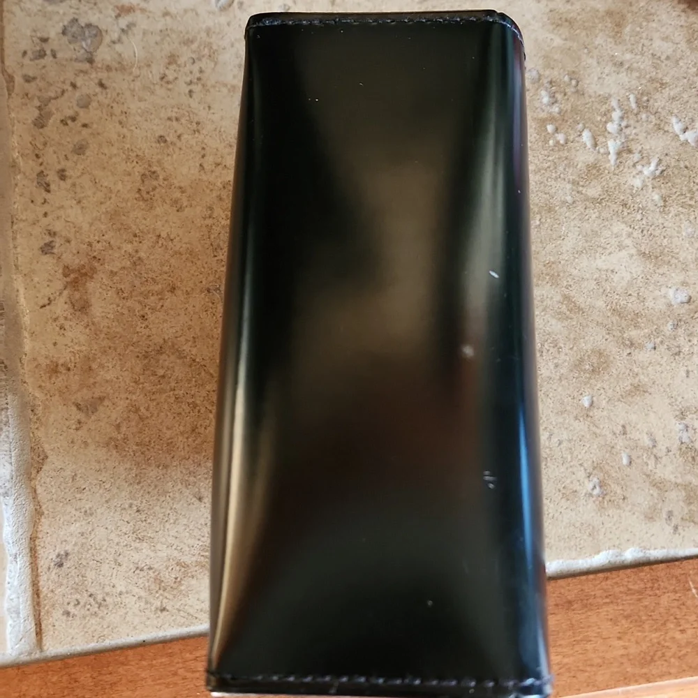 Marc by Marc Jacobs black hard shell eyeglass/sunglasses holder - Picture 6 of 11